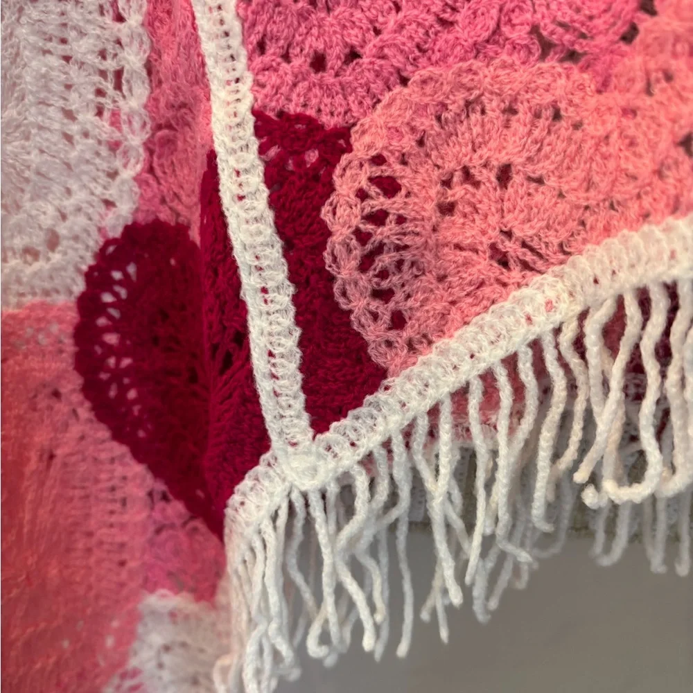 NWT House of Harlow 1960 Pink and White Heart Shrug Poncho Sweater - Picture 7 of 7